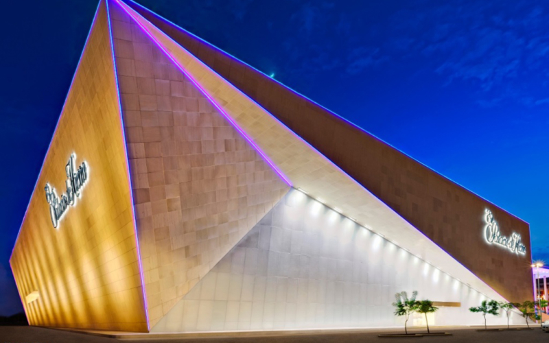 Palacio de Hierro Altabrisa / Facade lighting / Villahermosa